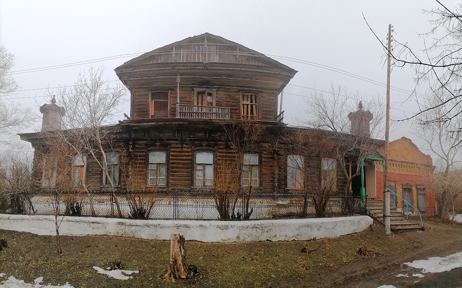 Покровский молебный дом в бывшем особняке купца Мартына Краснопеева